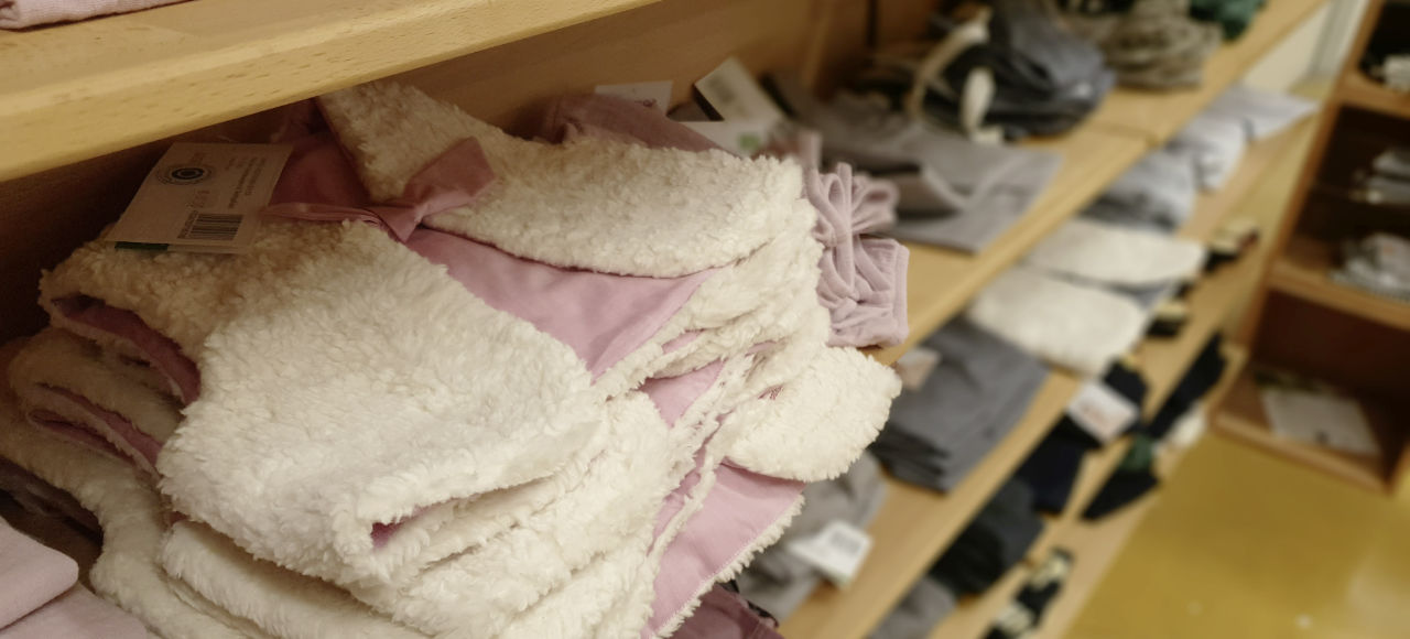 Bio Textilien im Cotonea Outlet in Bempflingen